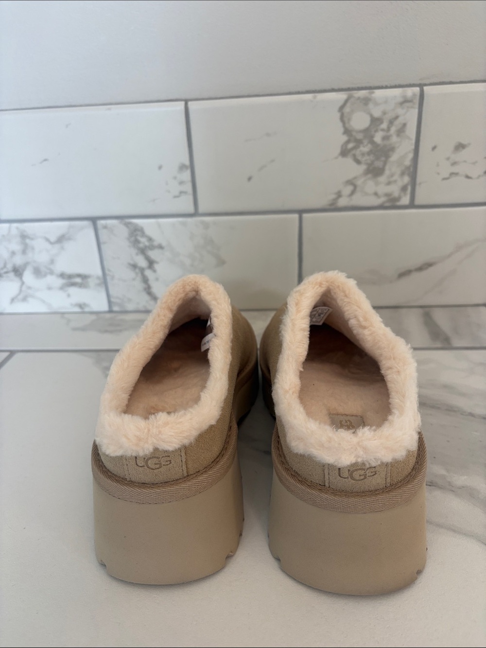 Ugg New Heights Cozy Clog Size 6 - Picture 6 of 9